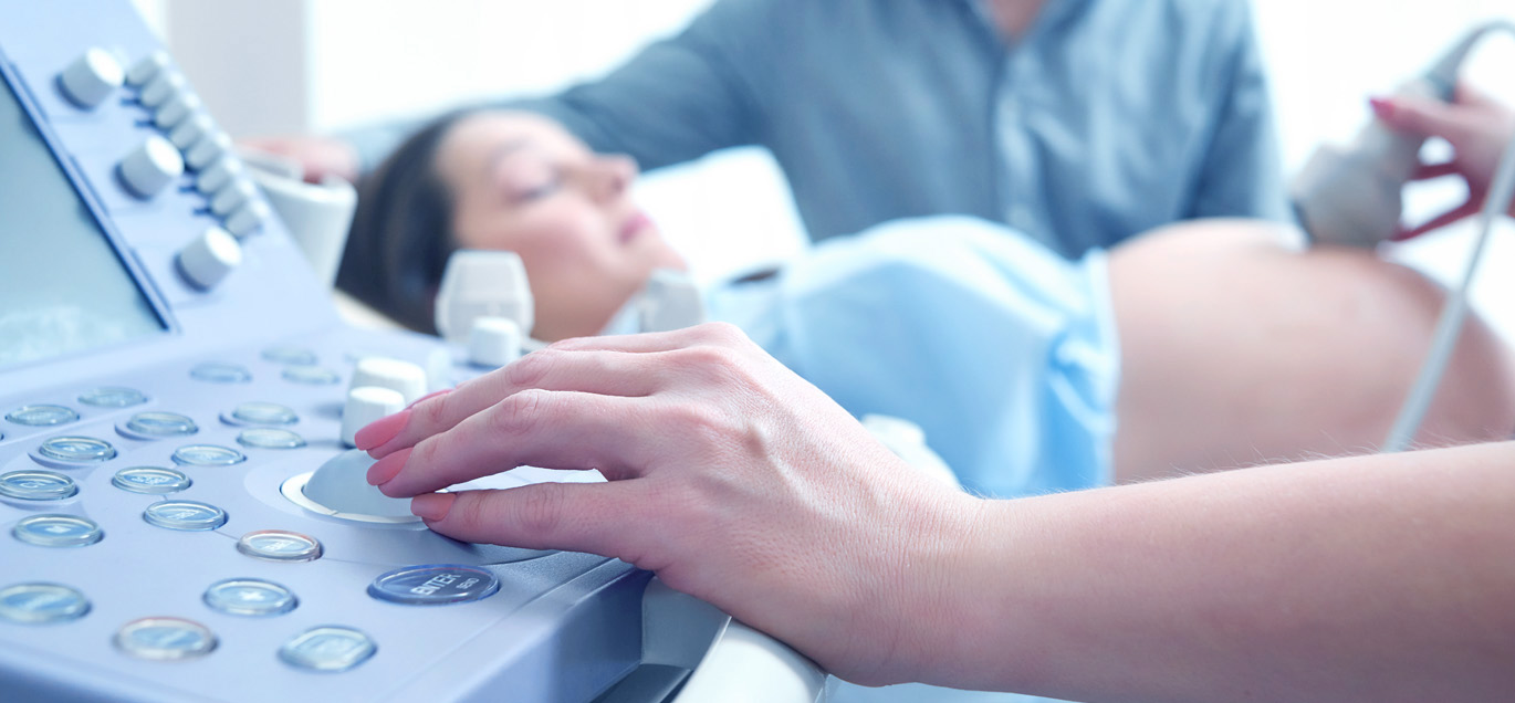 Ultrazvukové vyšetření těhotné ženy v gynekologické ambulanci